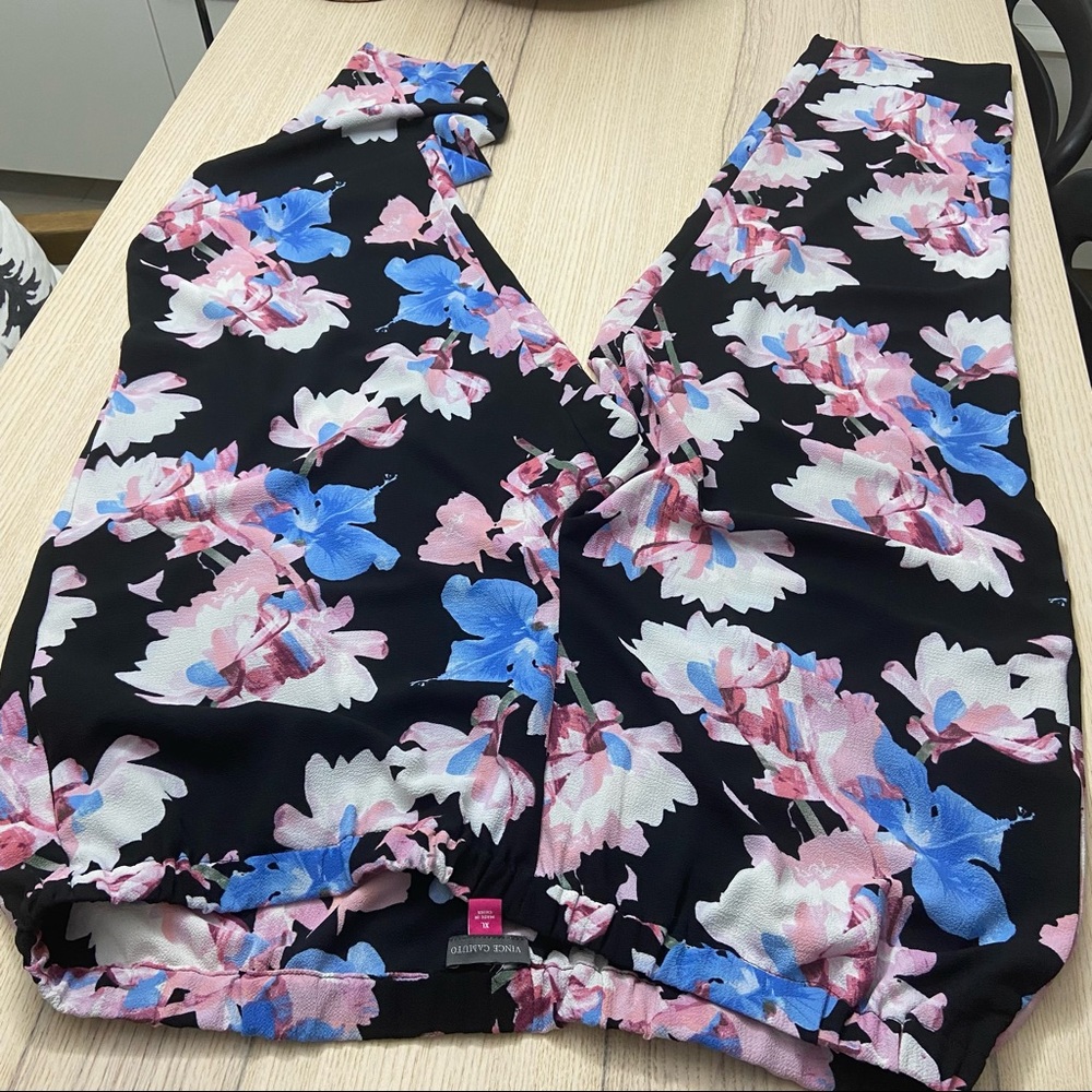Vince Camuto Floral Pants size XL